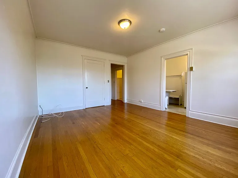 Campus Apartments — Photo 15