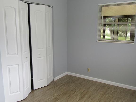 3rd image of 2354 Sherwood Forest Blvd