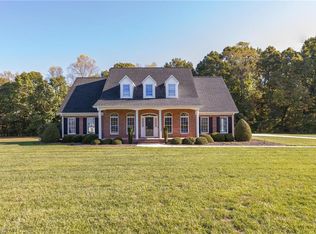 830 Hoover Rd, Lexington, NC 27295