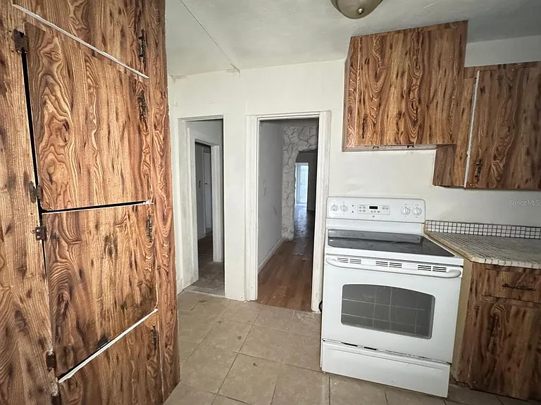 229 S Candler Ave — Photo 15