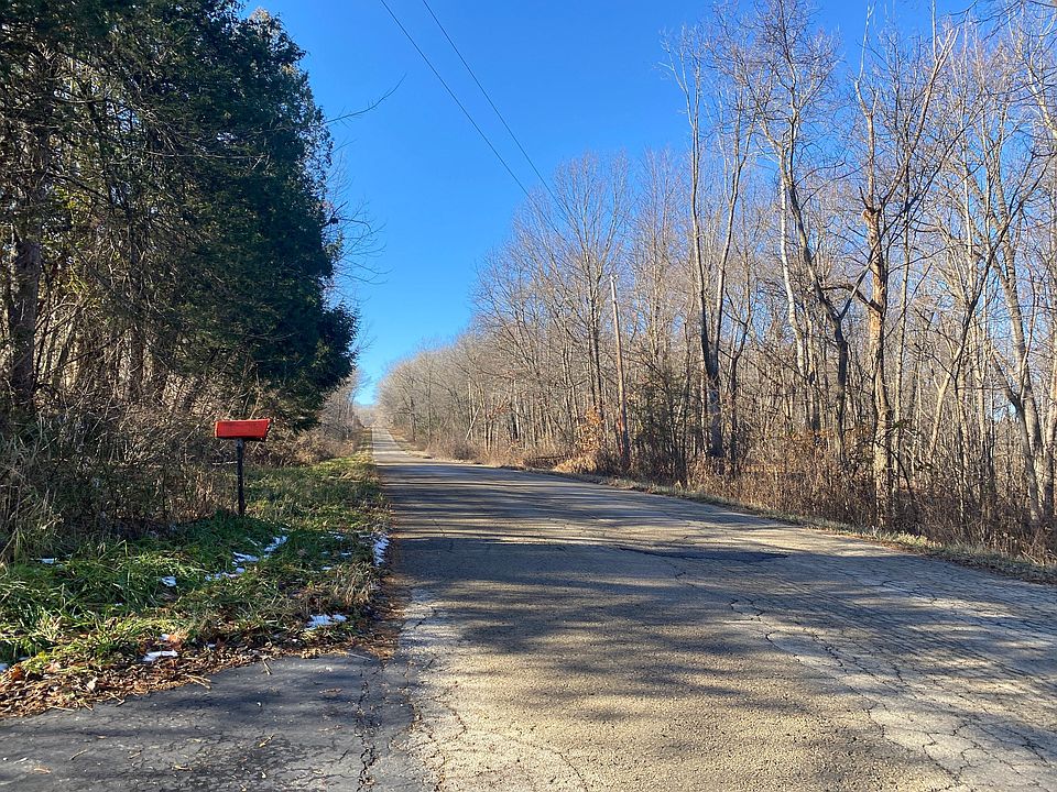 2nd image of W11161 Pig Tail Alley Rd