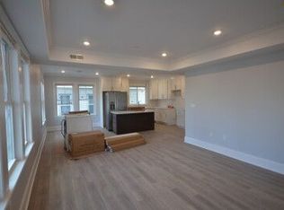 100 Brooks St UNIT 1D, Boston, MA 02128
