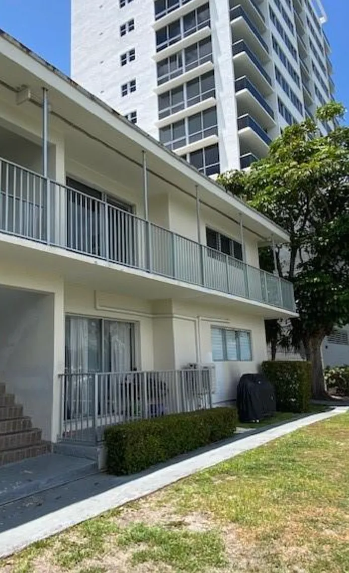 2 bed, 977 sqft, $2,300 — Photo 4