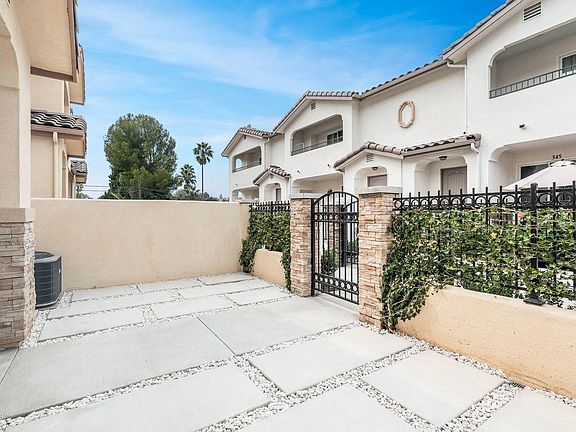 4th image of 329 Newbury Vista Ln