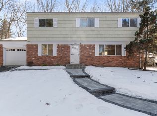 104 Cedar Heights Rd, Stamford, CT 06905