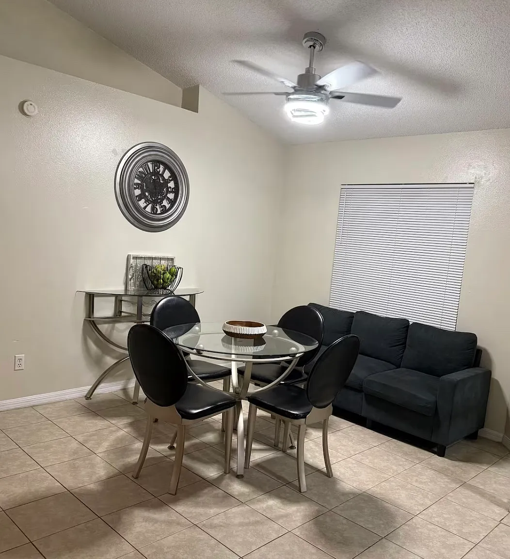 4 bed, 1700 sqft, $3,500 — Photo 4