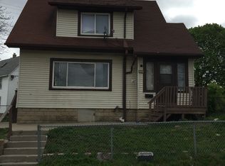3282 N 24th St, Milwaukee, WI