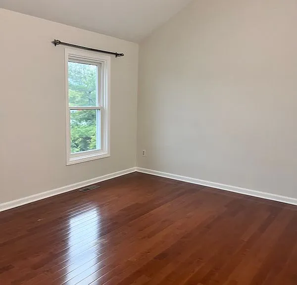 2700 Bedford St #O — Photo 4