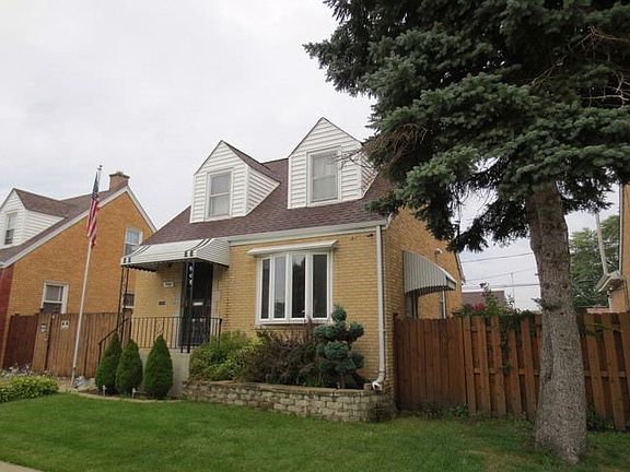 3rd image of 3405 N Oketo Ave