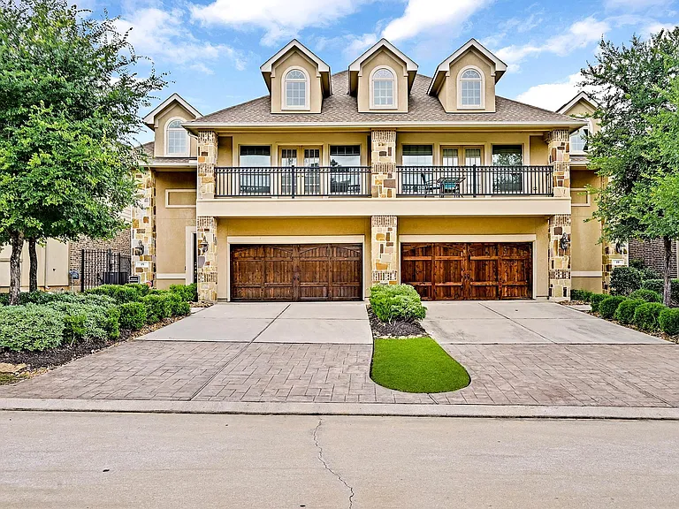 15 Dylan Branch Dr — Photo 2