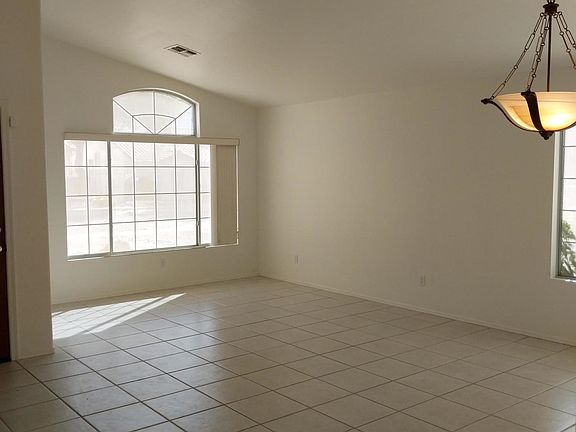 2nd image of 11311 N Eagle Landing Pl