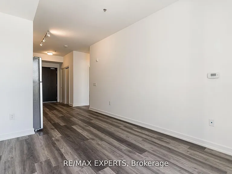 430 Essa Rd #424 — Photo 13