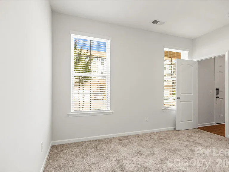 7113 Brookview Ln — Photo 8