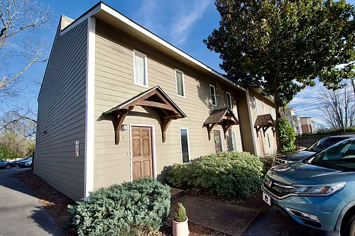 210 N Ross St Photo 1