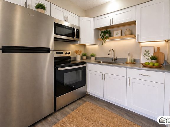 2nd image of 123 N Robson APT 118