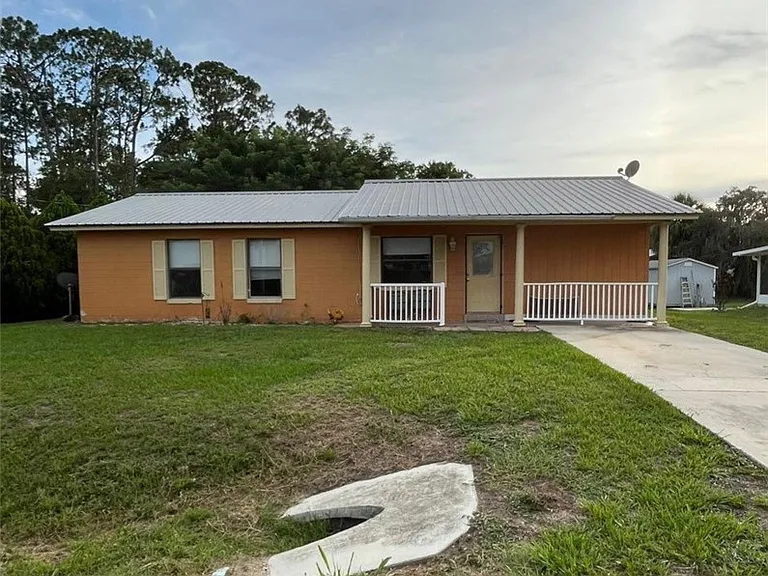 749 Memorial Dr — Photo 6