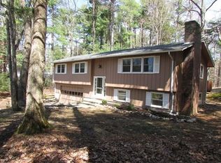 14 Ash Ln, Amherst, MA 01002