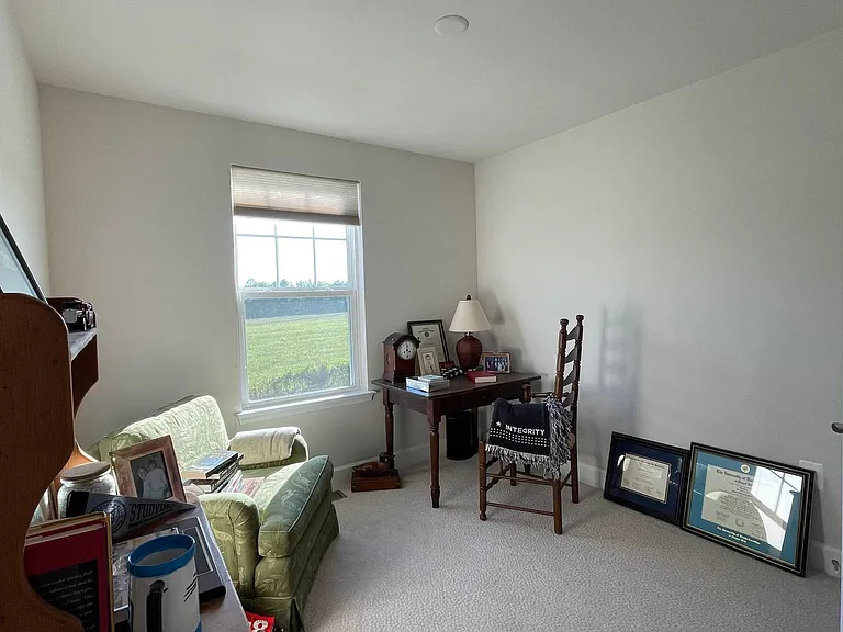 1812 Briscoe Ln — Photo 18