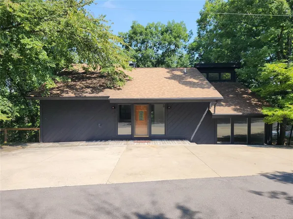 210 Black Hawk Ter, Lake Ozark, MO 65049