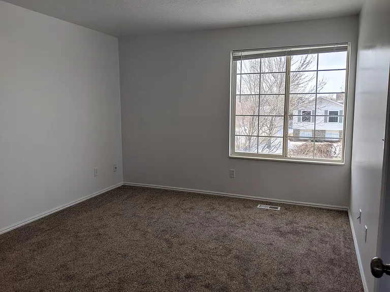 435 N Kersh Dr — Photo 10
