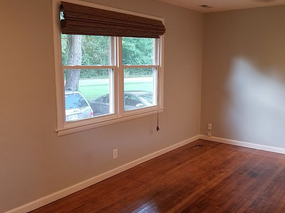 2nd image of 444 Ewing Ln