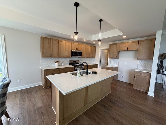 5th image of 1314 Limerick Ln