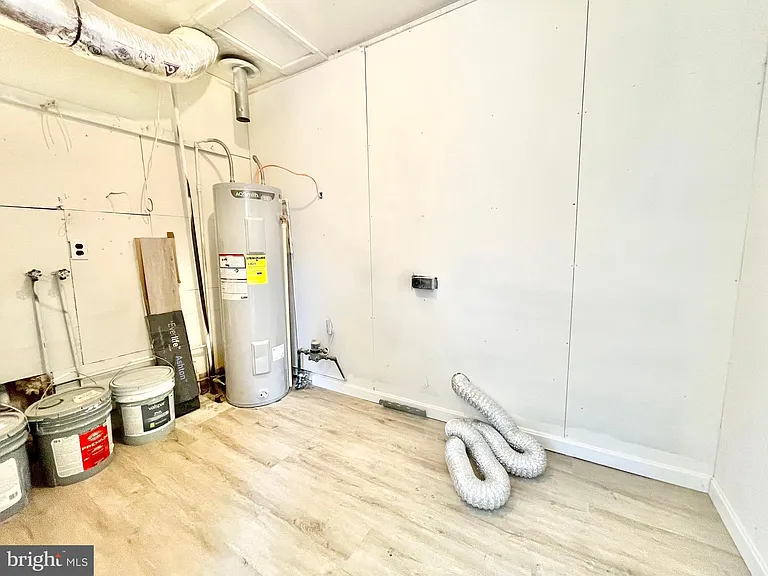 1416 S Governors Ave — Photo 21