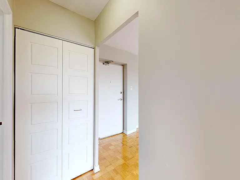 810 Canterbury Ave — Photo 23