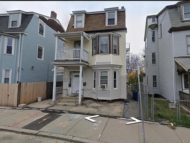 32 E Cottage St #2 — Photo 3