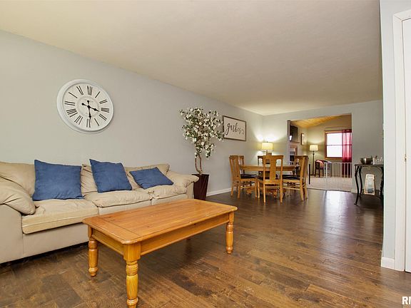 4th image of 2832 W Fountaindale Dr