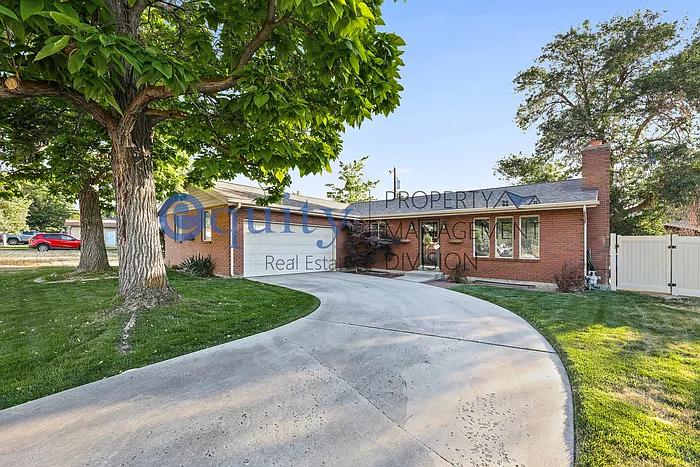 7102 E Brookhill Dr — Photo 24