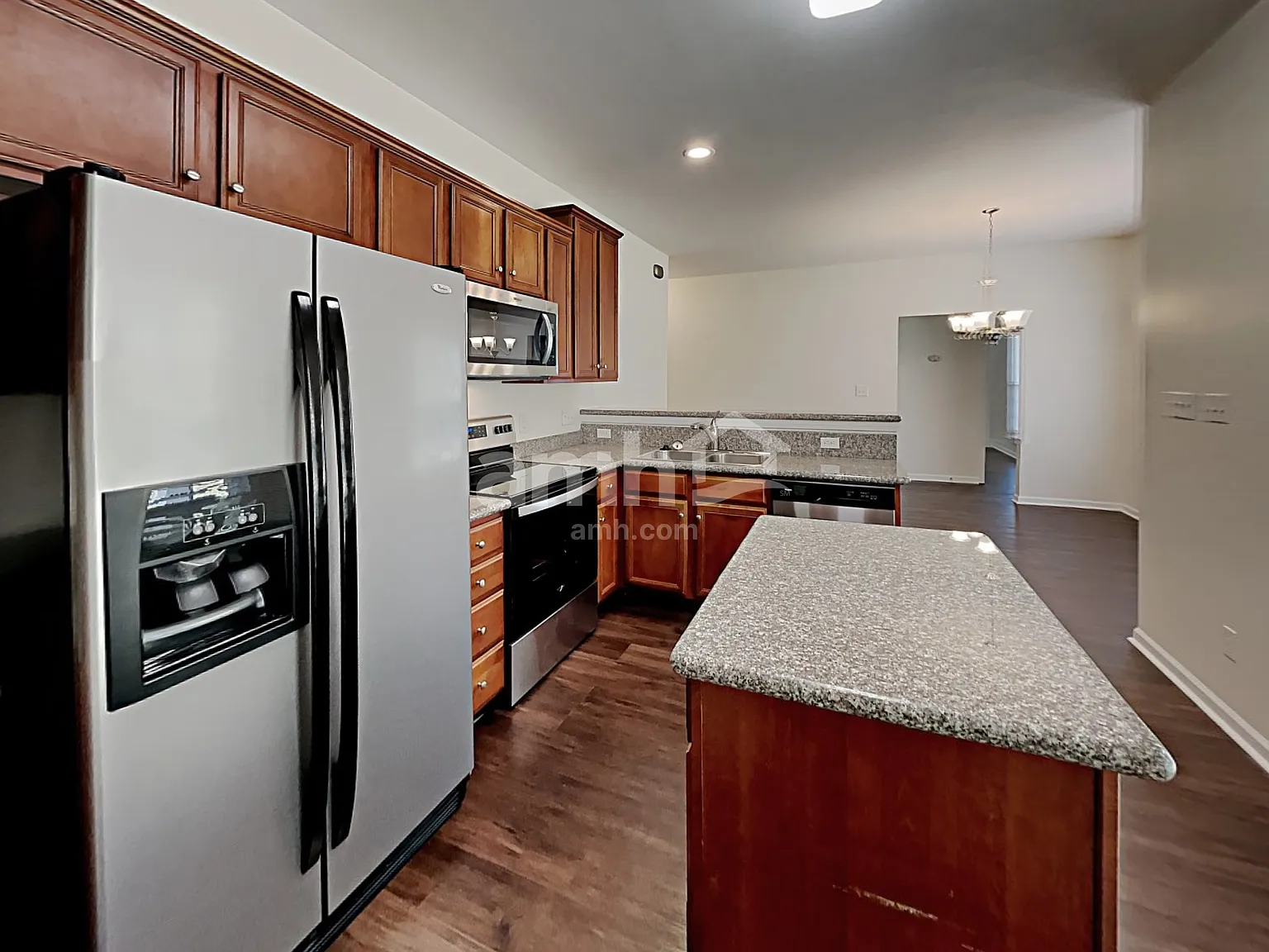 3 bed, 2.5 bath, 2062 sqft, $2,510 — Photo 3