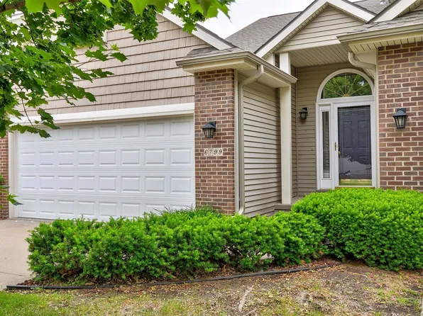 6799 NW 57th St, Johnston, IA 50131