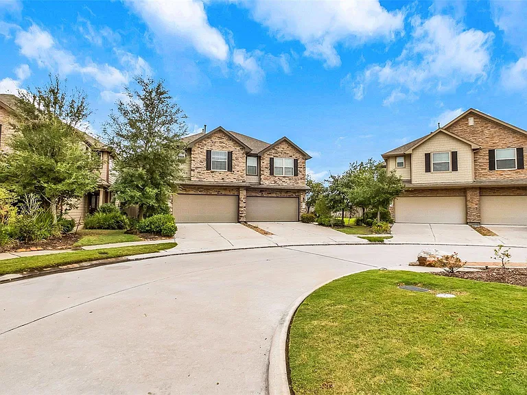 6475 Calgary Woods Ln — Photo 33
