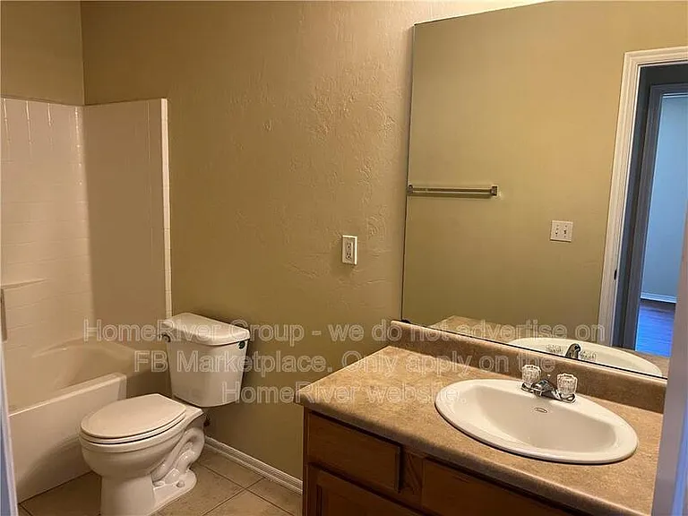 11137 SW 5th St — Photo 11