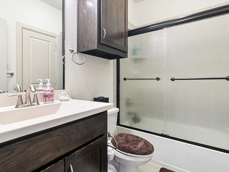 6715 Castillo St — Photo 14