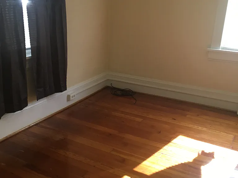1624 Moorman Ave NW — Photo 2