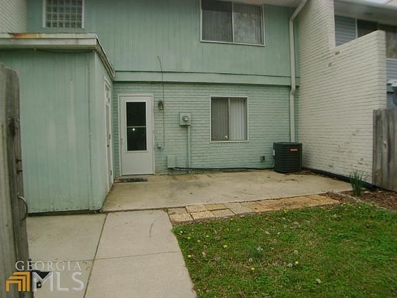 3rd image of 1071 Eastview Cir NE