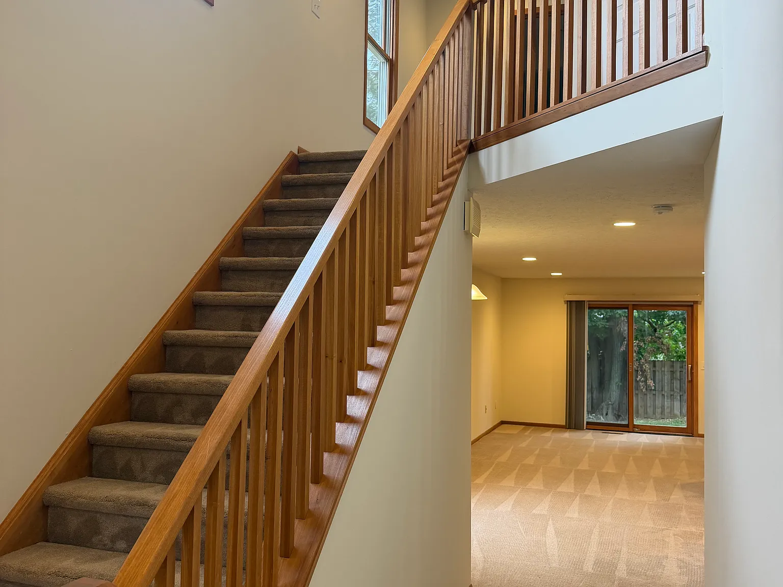 3 bed, 2.5 bath, 1450 sqft, $1,900 — Photo 2