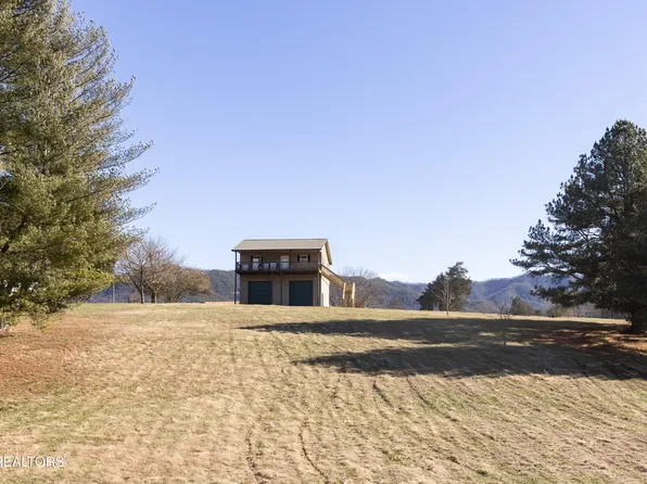 1374 Camellia Rd, Newport, TN 37821