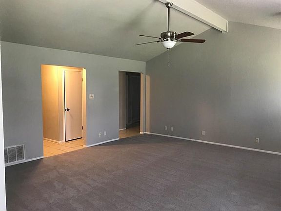 3rd image of 606 Brookhollow Dr