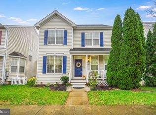 42646 Harris St, Chantilly, VA 20152