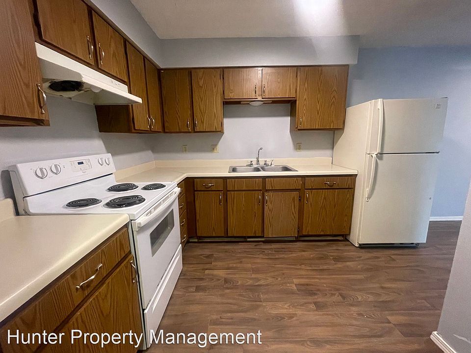 1st image of 1450 Herschend Dr #16