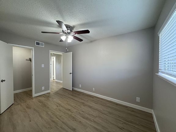 5th image of 600 1/2 E 53rd St #140