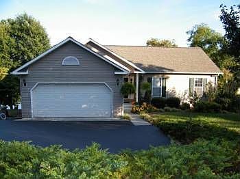 1st image of 814 Forest Lawn Dr