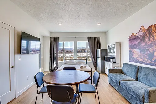 1218 S Sawmill Blvd #505 Photo 1