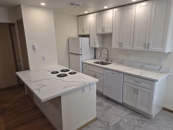 1210 E John St APT 5, Seattle, WA 98102