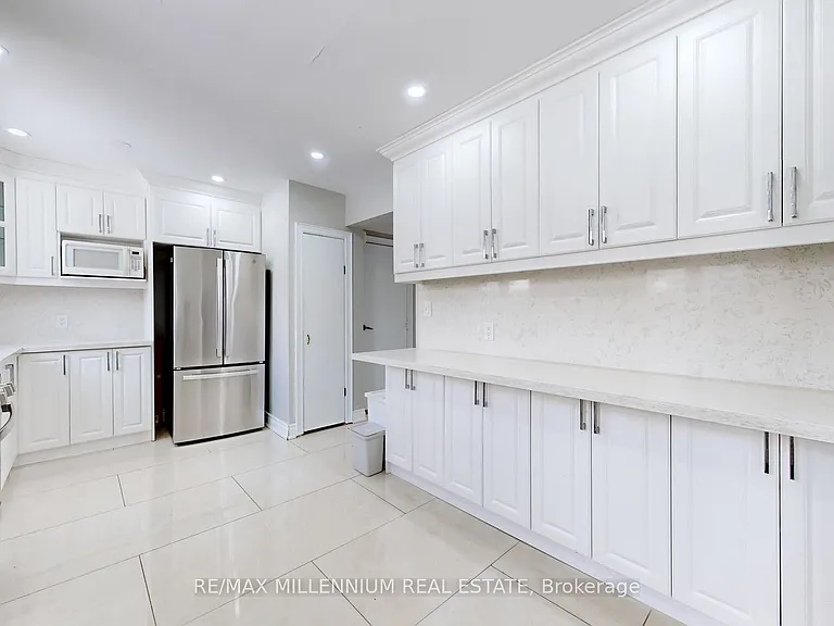 80 Rainier Sq #UPPER — Photo 14