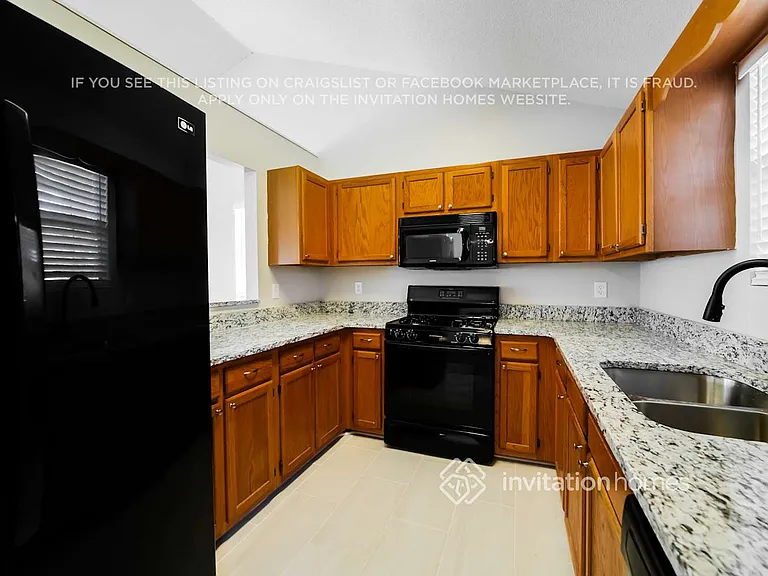4350 Yellow Rose Dr — Photo 6