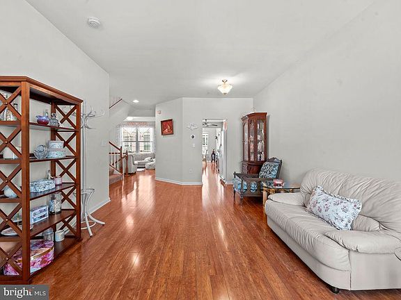 3rd image of 2906 Lomond Pl Unit 77